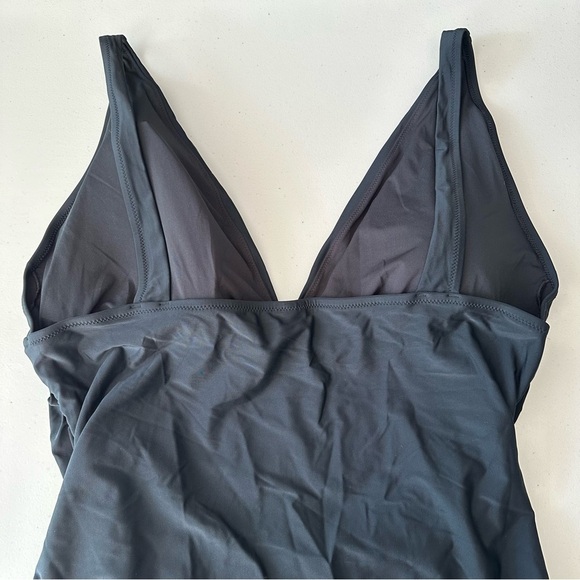 NWT J Crew V Neck Ruched One Piece Swimsuit Black Plus Size 3X - Picture 7 of 9